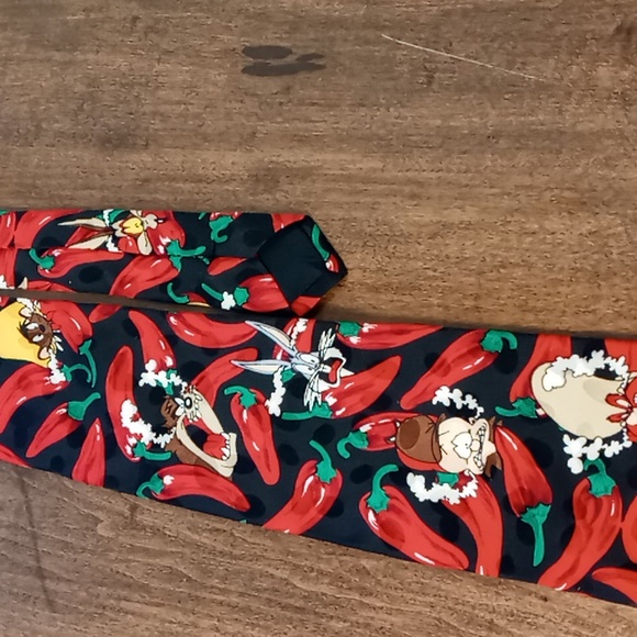 Set of 2 Neckties w Hot Pepper Theme/ Tabasco/Looney Tunes Mani - Picture 7 of 7
